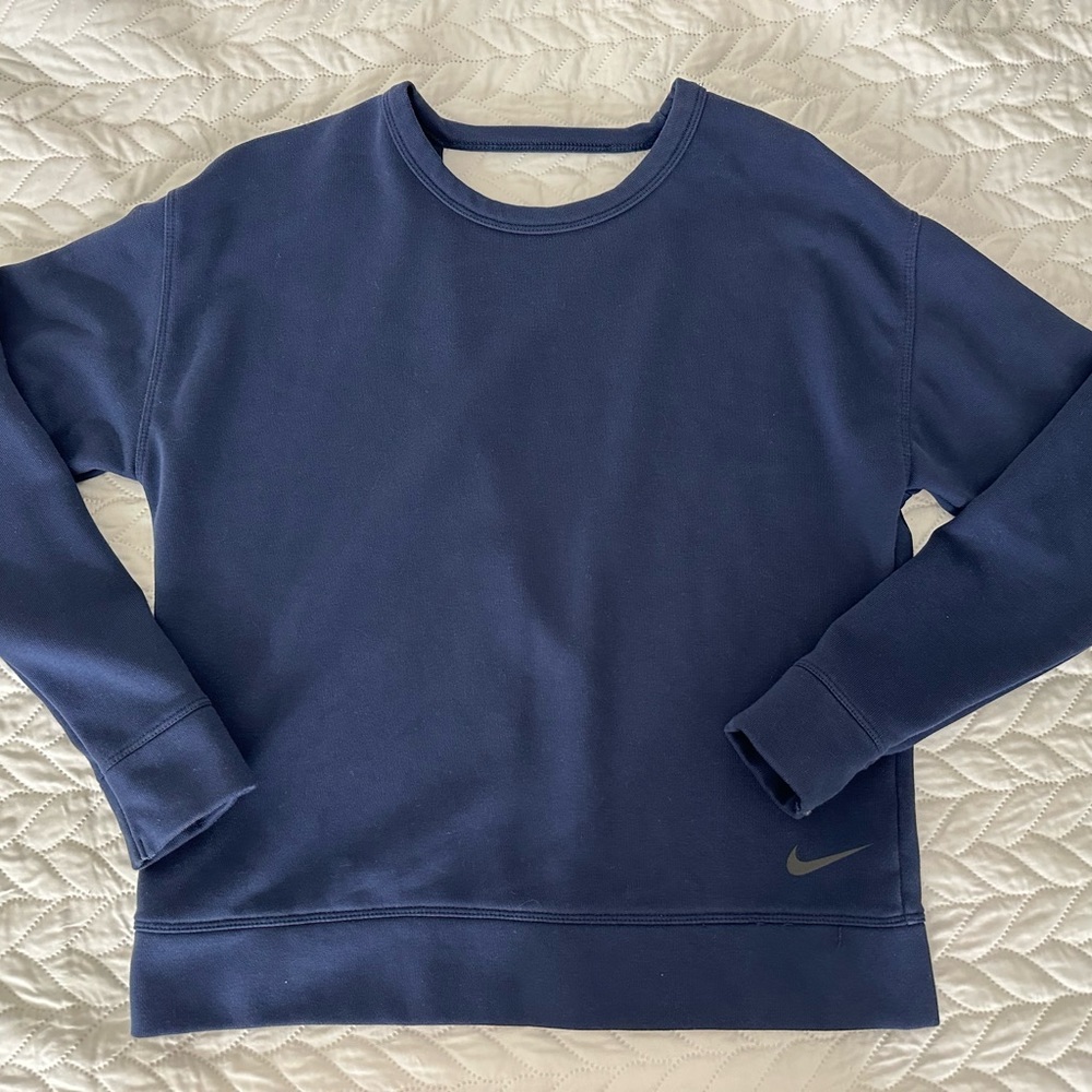 Navy Nike Dry-Fit athletic pullover with backless detail in size XS